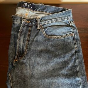 Worn Once, Men Gap Jeans Very Nice, Comfortable Fit , Still Looks New